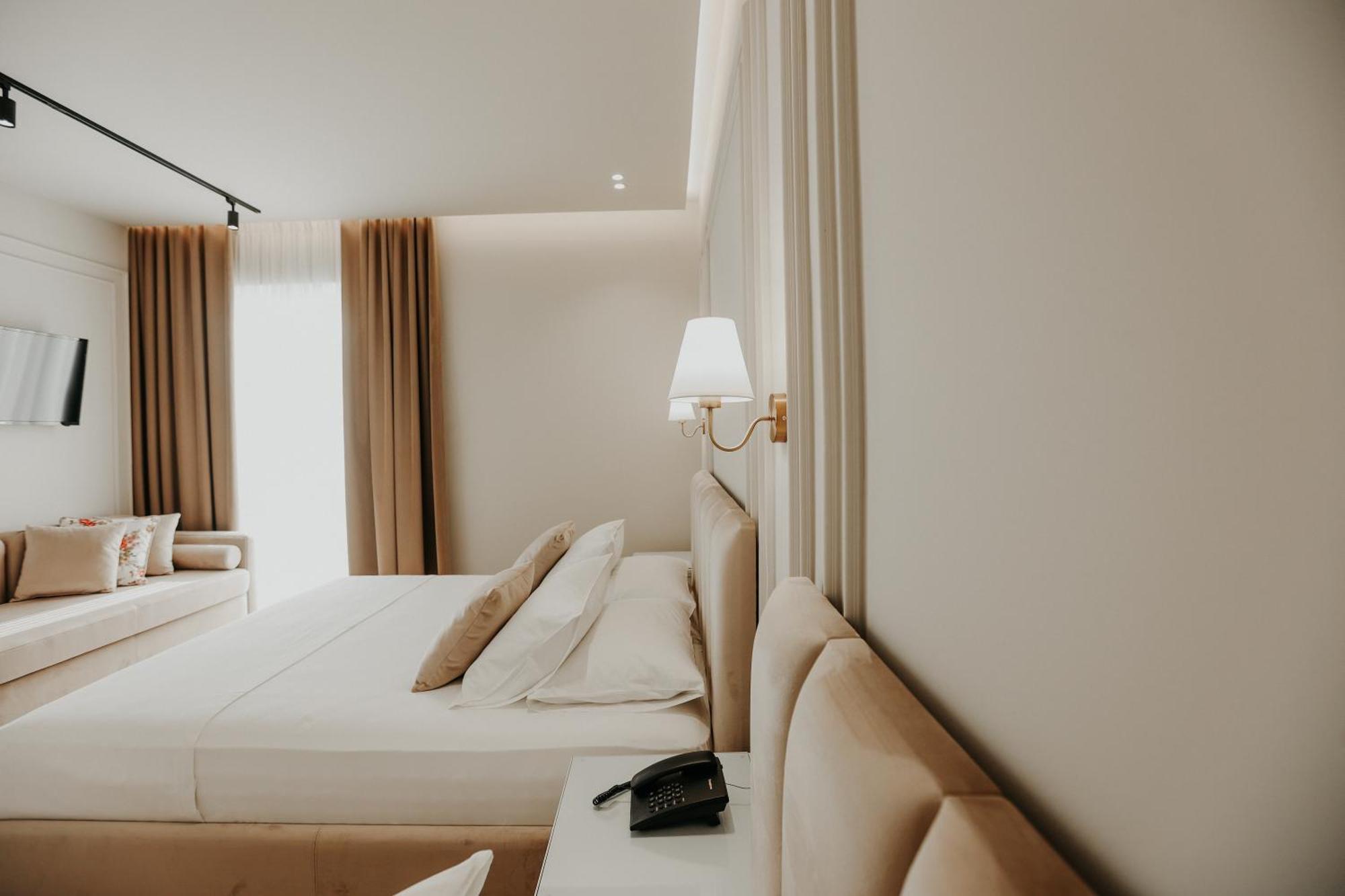 Seaside Hotel Vlore Bagian luar foto