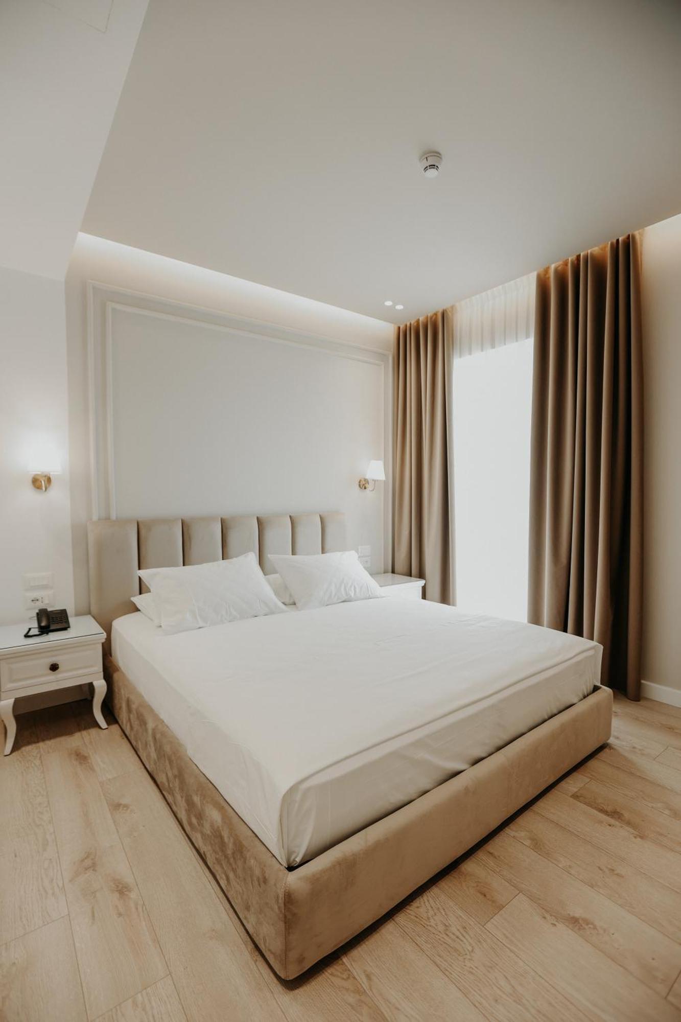 Seaside Hotel Vlore Bagian luar foto