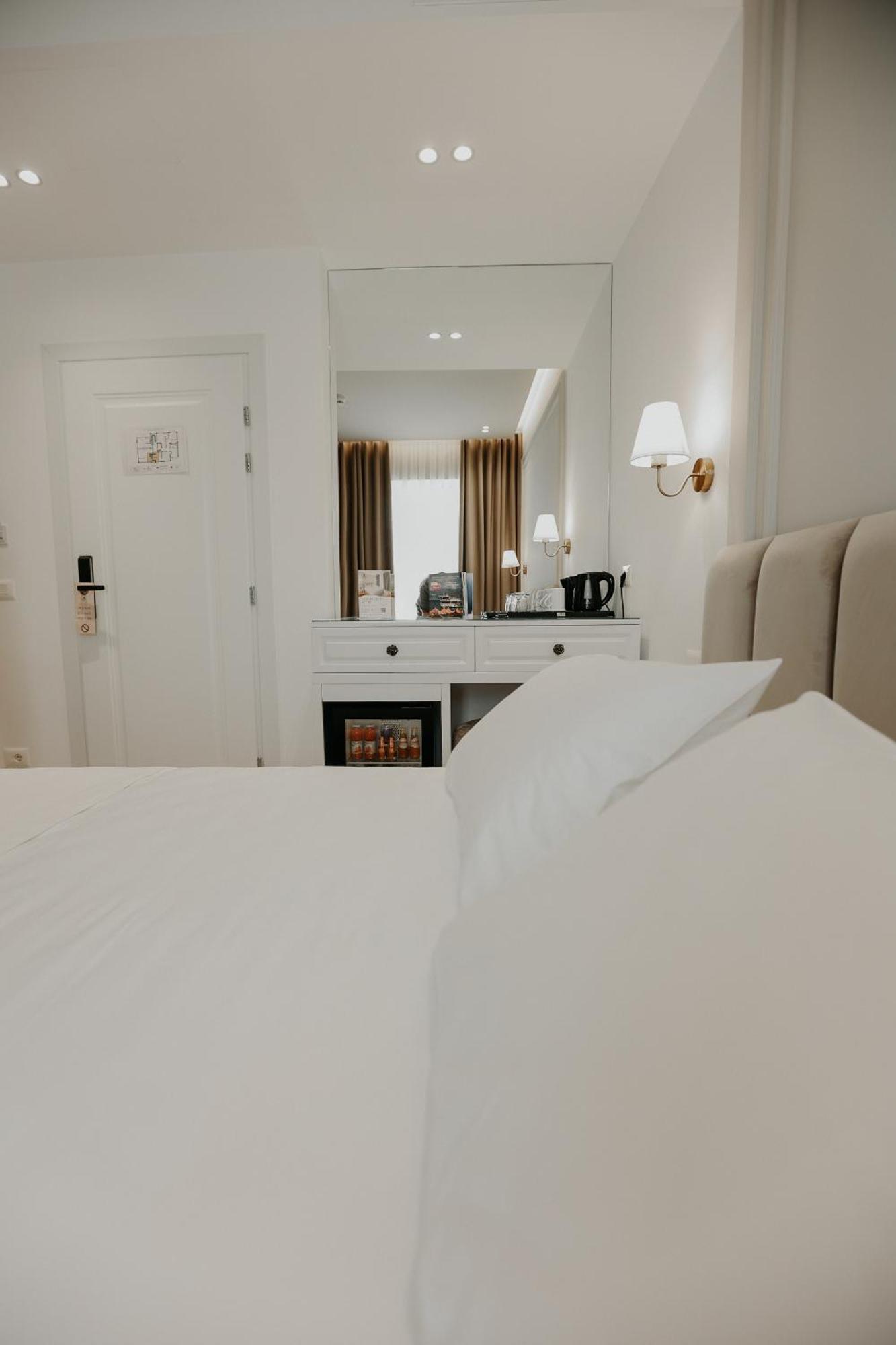 Seaside Hotel Vlore Bagian luar foto