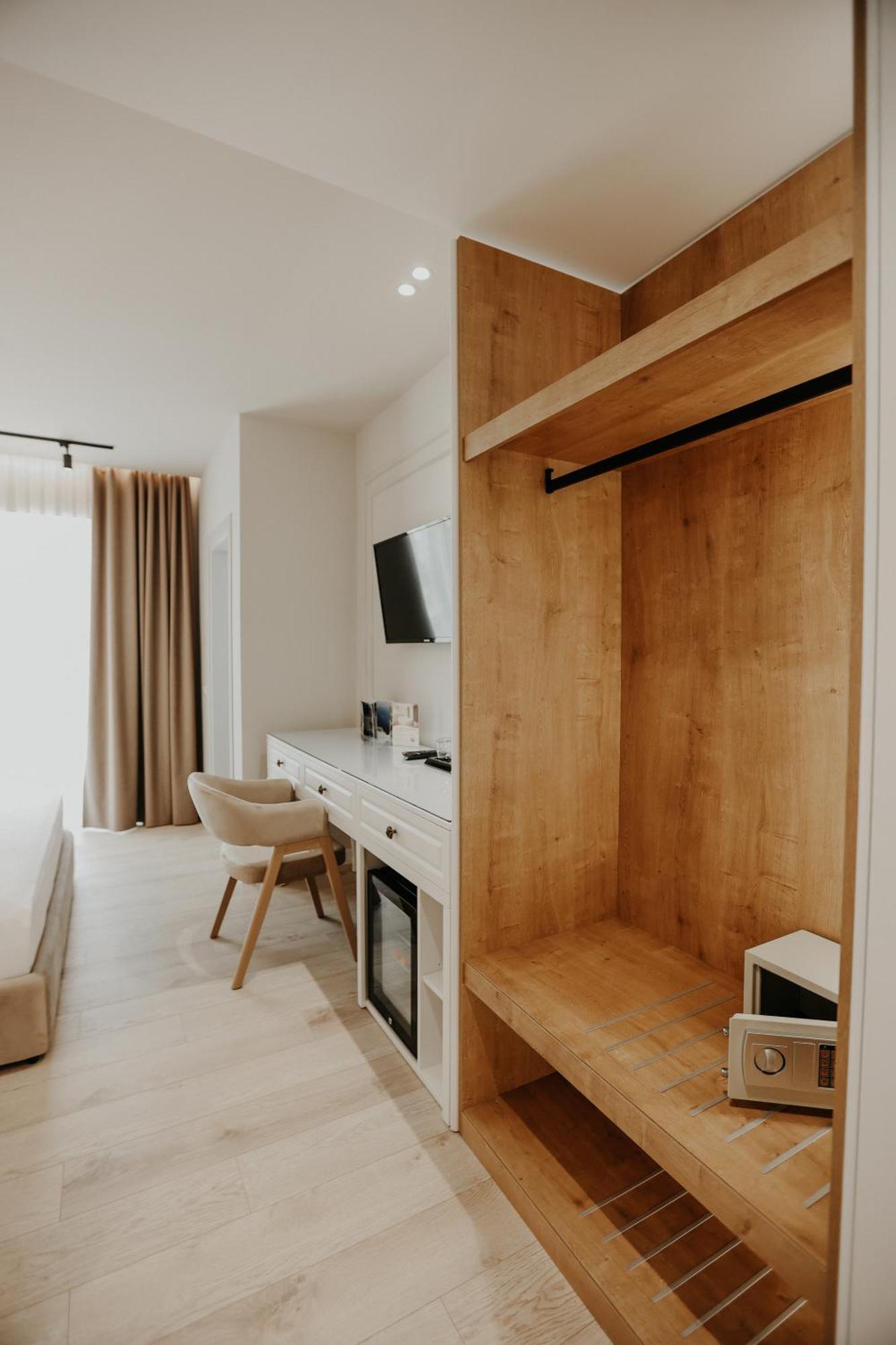 Seaside Hotel Vlore Bagian luar foto