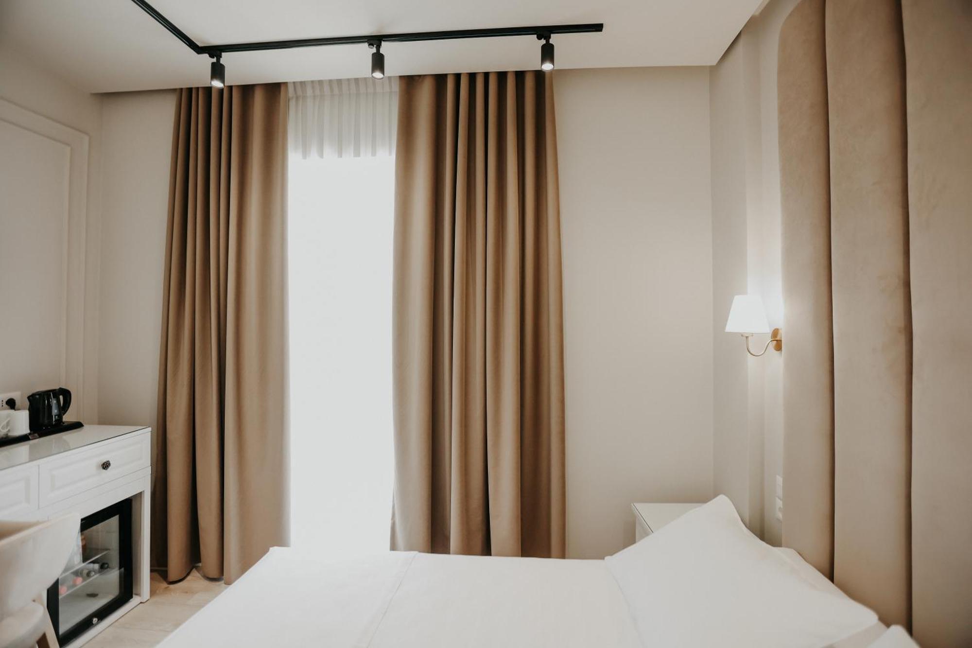 Seaside Hotel Vlore Bagian luar foto