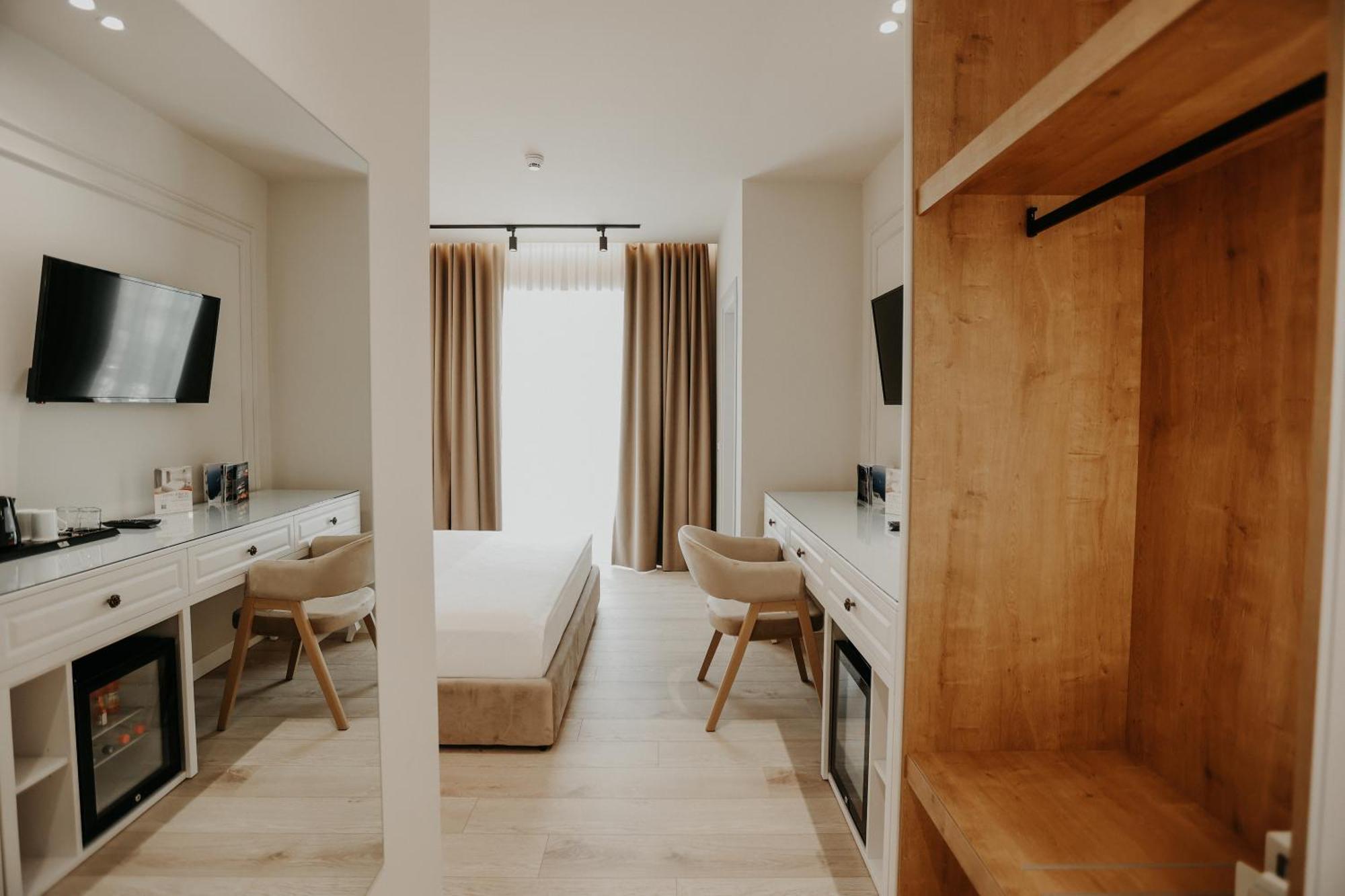 Seaside Hotel Vlore Bagian luar foto