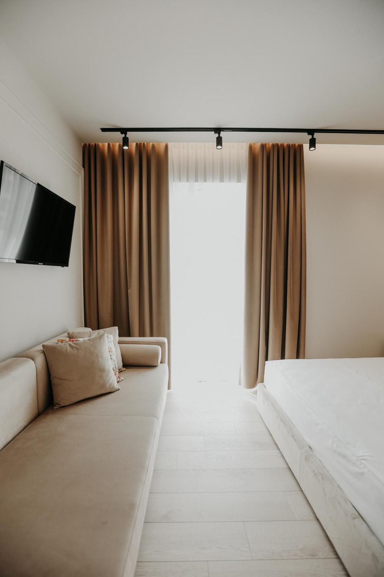 Seaside Hotel Vlore Bagian luar foto