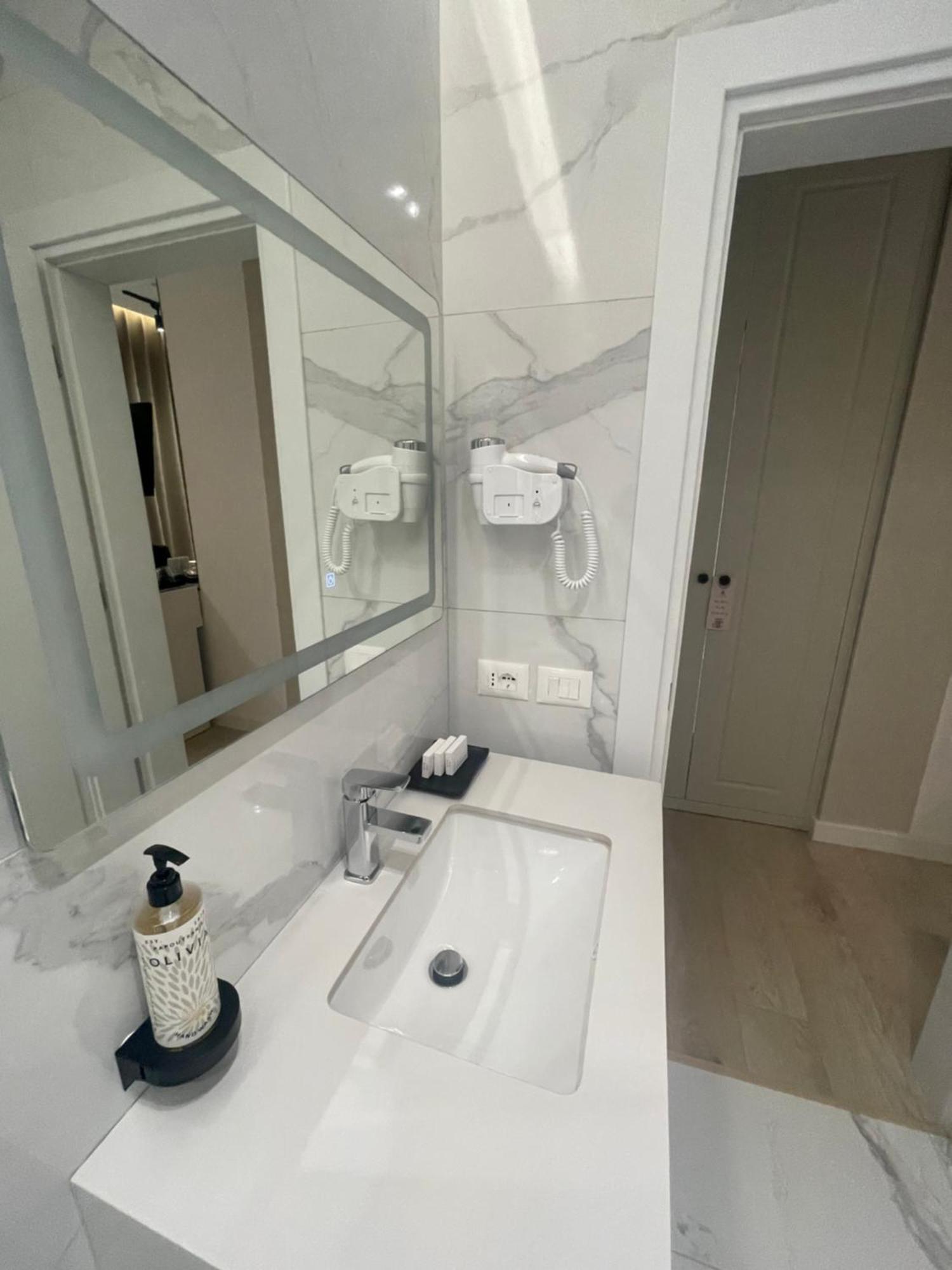 Seaside Hotel Vlore Bagian luar foto